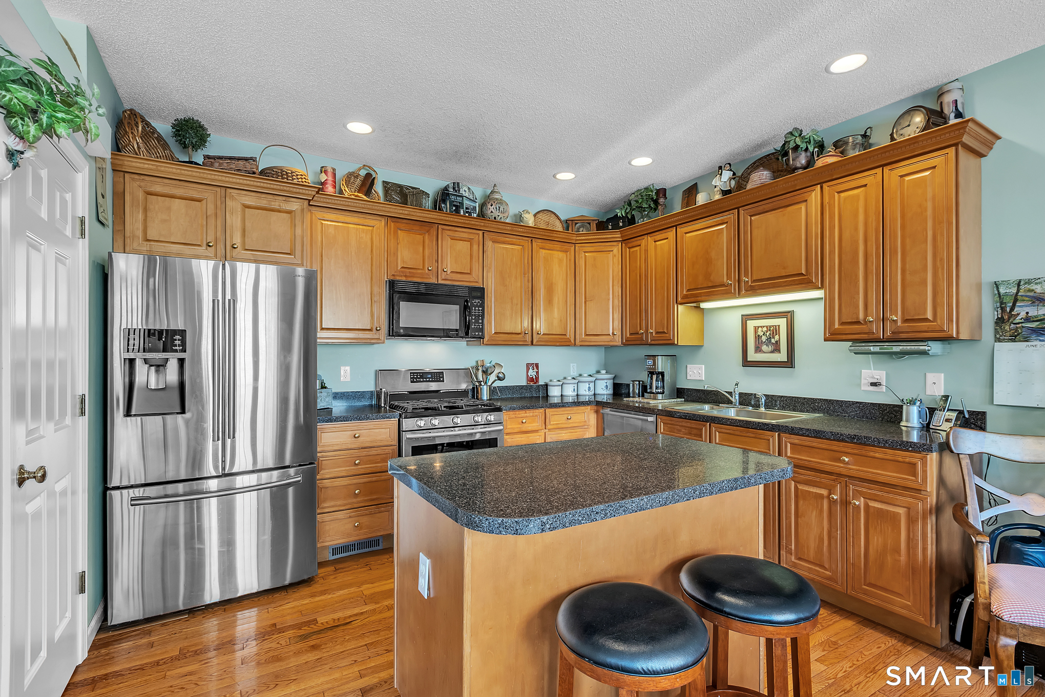 63 Cobblestone Court Newington CT 06111