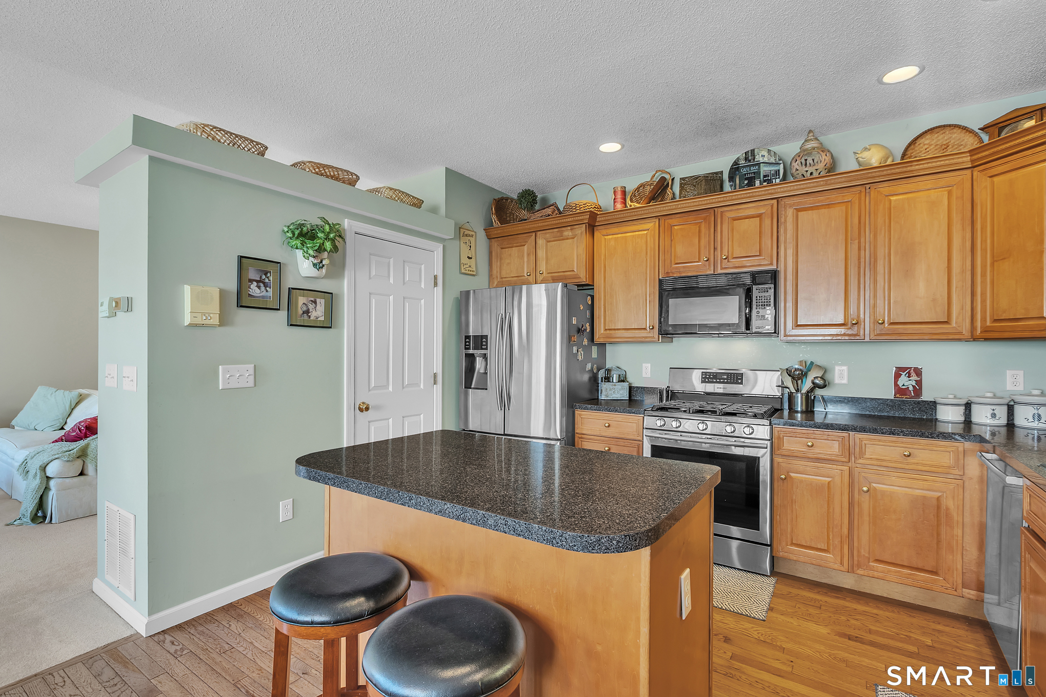 63 Cobblestone Court Newington CT 06111