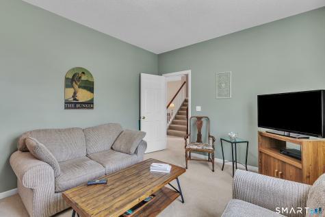 63 Cobblestone Court Newington CT 06111