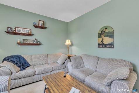 63 Cobblestone Court Newington CT 06111