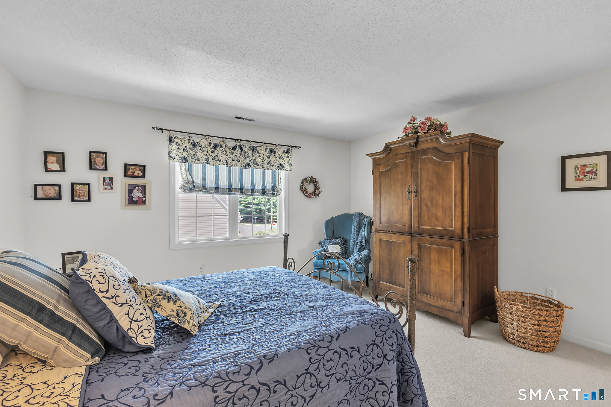 63 Cobblestone Court Newington CT 06111
