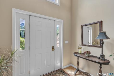 63 Cobblestone Court Newington CT 06111