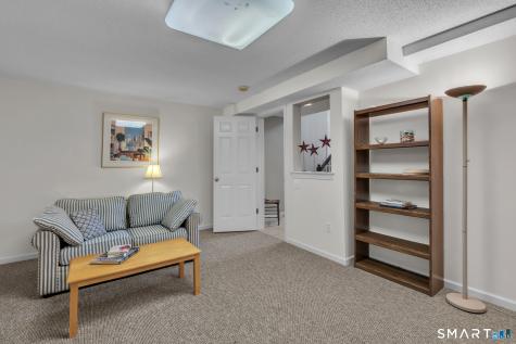 63 Cobblestone Court Newington CT 06111