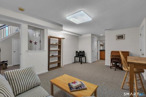 63 Cobblestone Court Newington CT 06111