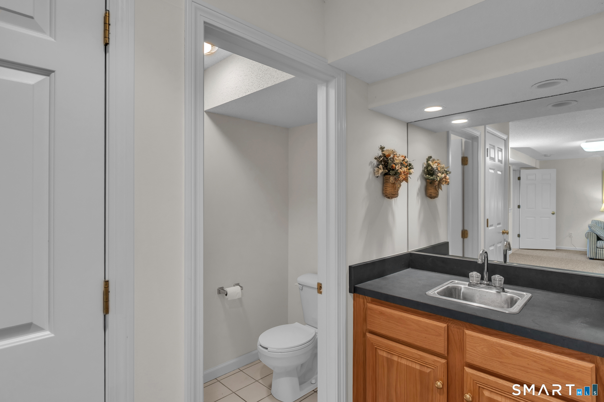 63 Cobblestone Court Newington CT 06111