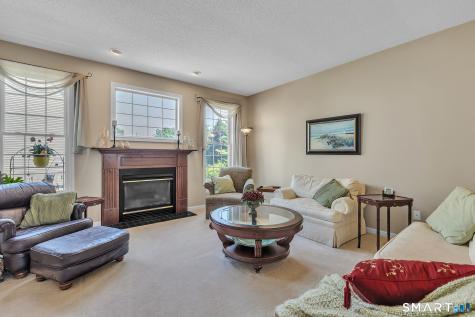 63 Cobblestone Court Newington CT 06111
