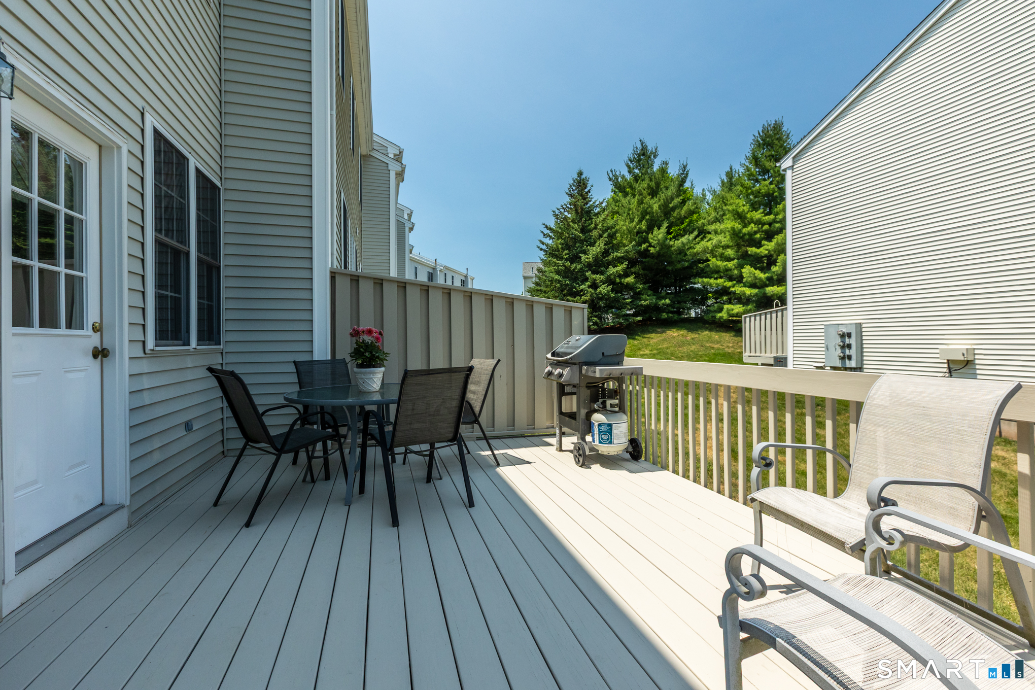 63 Cobblestone Court Newington CT 06111