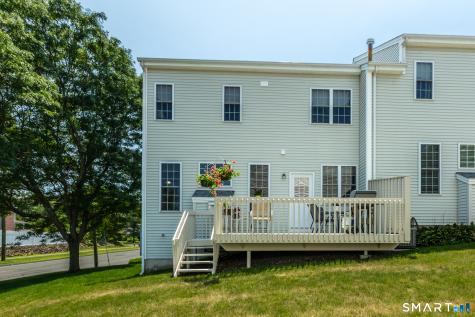 63 Cobblestone Court Newington CT 06111