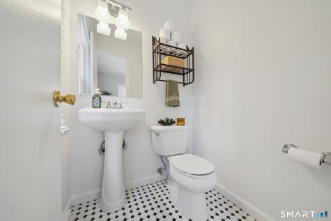 84 Parade Hill Road New Canaan CT 06840