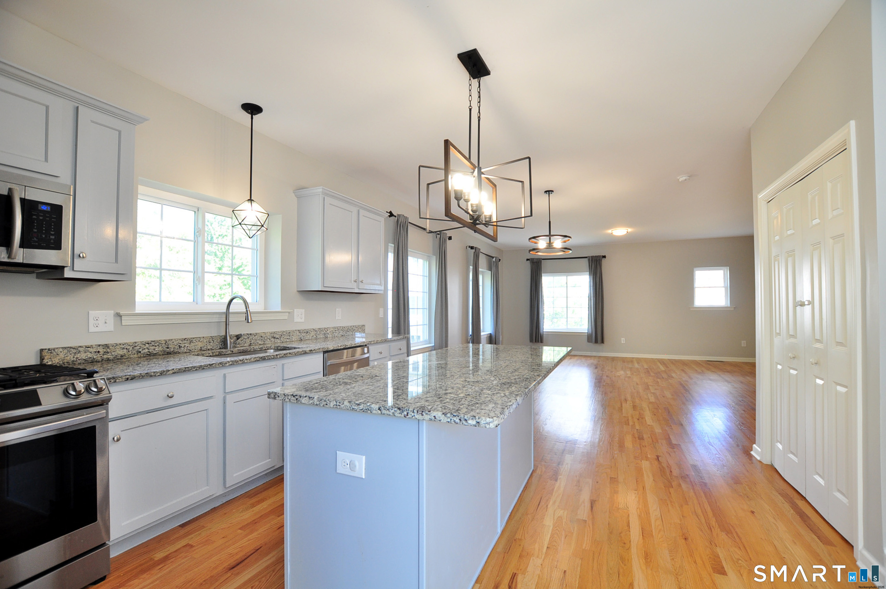 43 Kennison Court South Windsor CT 06074