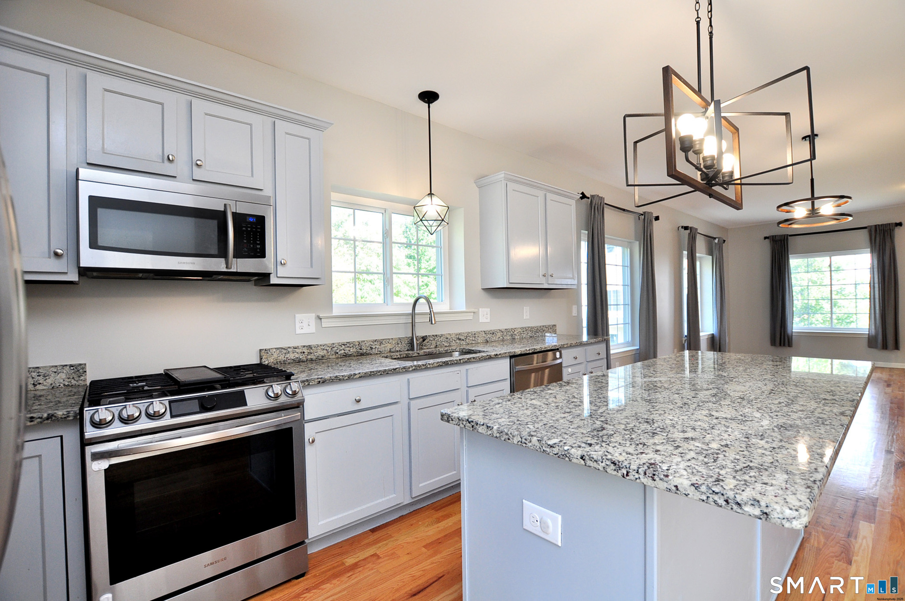 43 Kennison Court South Windsor CT 06074