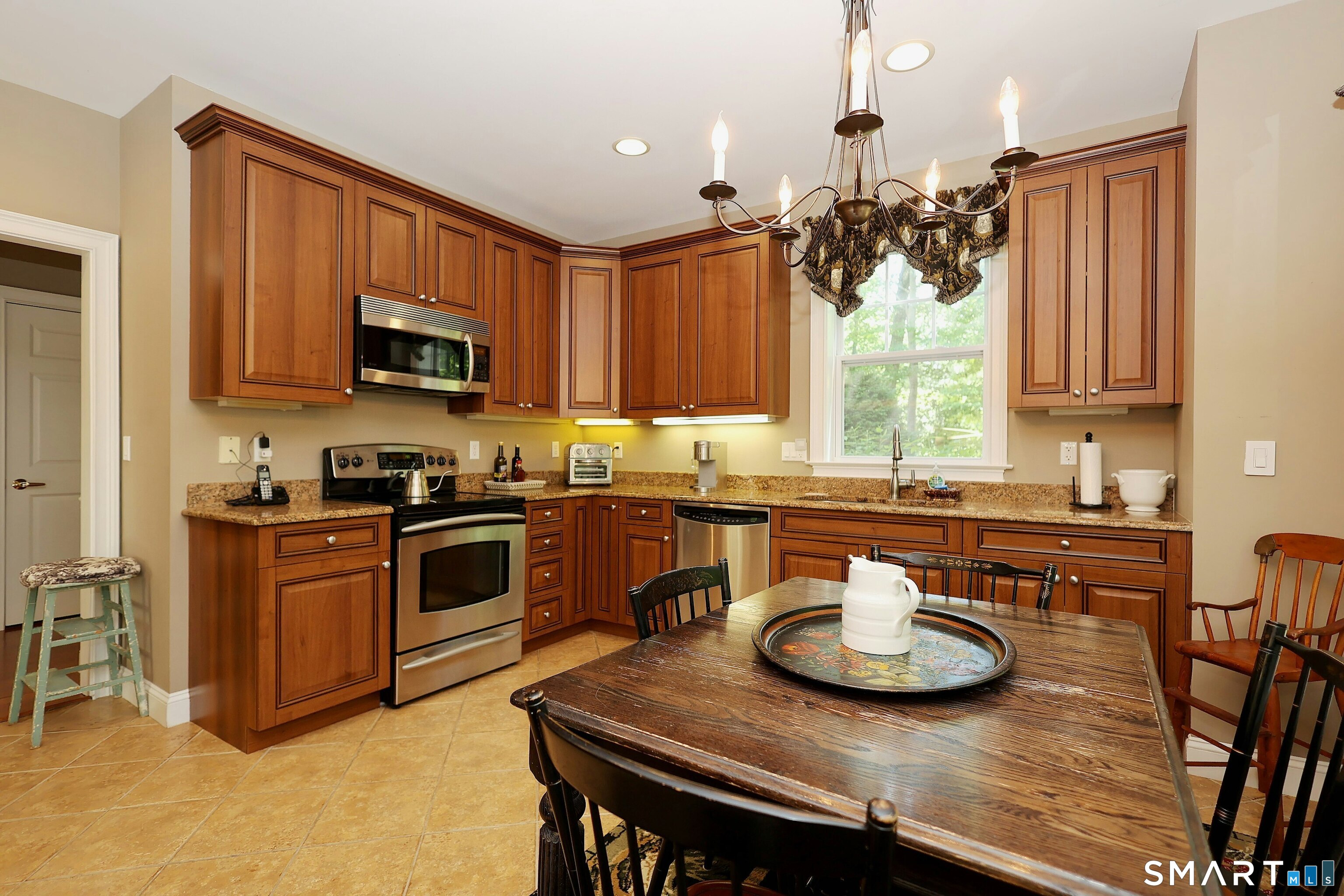 25 Franklin Court Newtown CT 06470