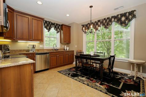 25 Franklin Court Newtown CT 06470