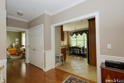 25 Franklin Court Newtown CT 06470