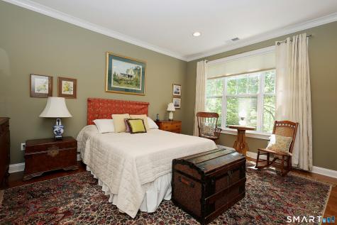 25 Franklin Court Newtown CT 06470