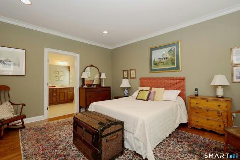 25 Franklin Court Newtown CT 06470