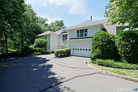 25 Franklin Court Newtown CT 06470