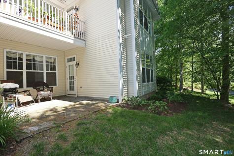 25 Franklin Court Newtown CT 06470