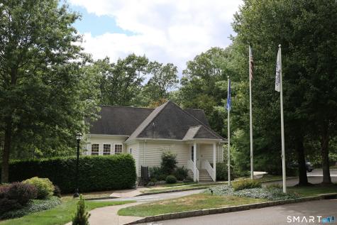 25 Franklin Court Newtown CT 06470