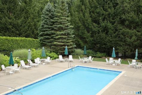 25 Franklin Court Newtown CT 06470