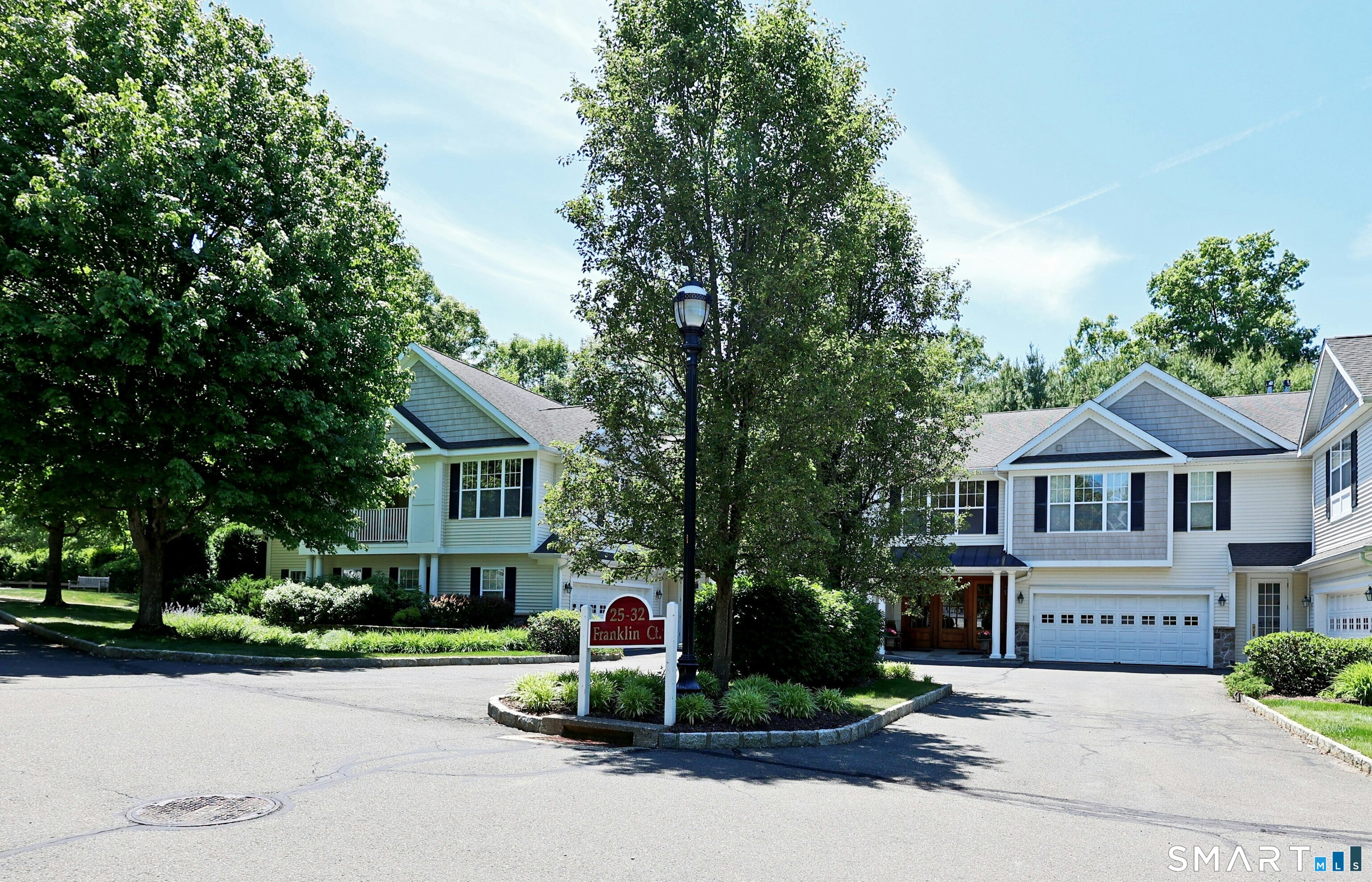 25 Franklin Court Newtown CT 06470