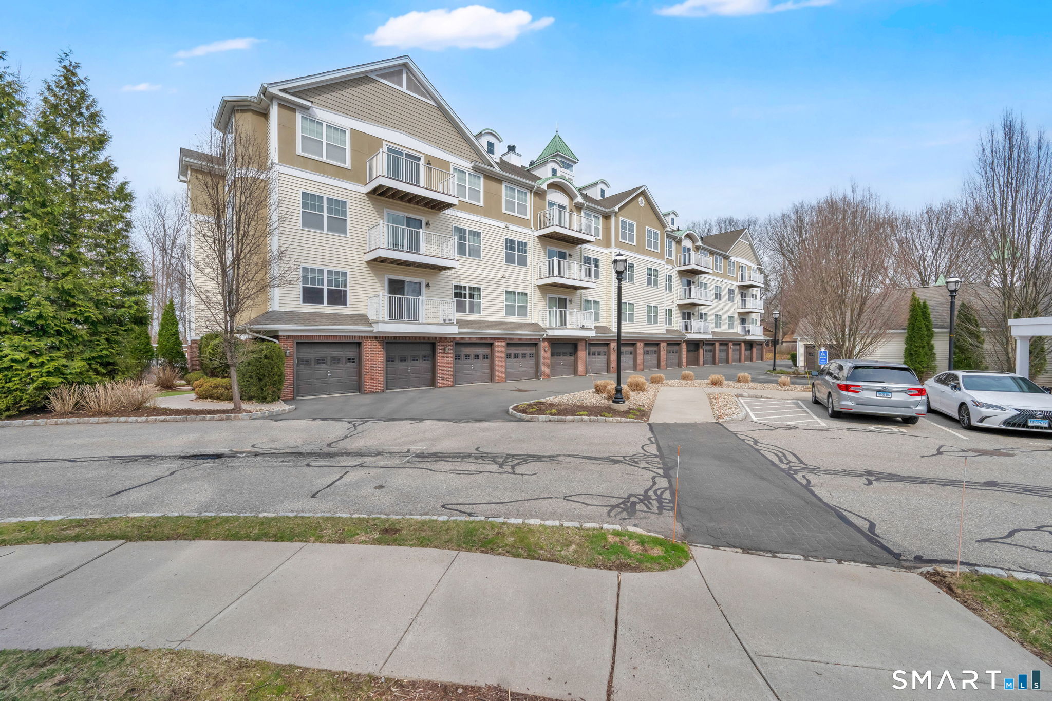 26 Schoolhouse Drive West Hartford CT 06110