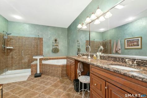 17 Watkins Drive Newtown CT 06482