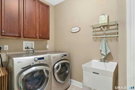 17 Watkins Drive Newtown CT 06482