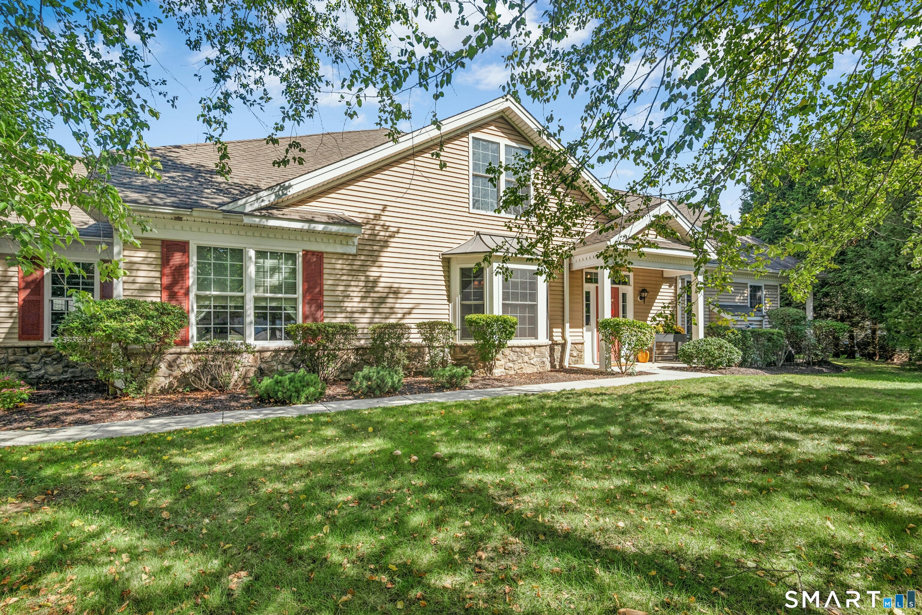 17 Watkins Drive Newtown CT 06482