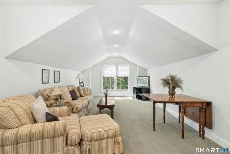 17 Watkins Drive Newtown CT 06482