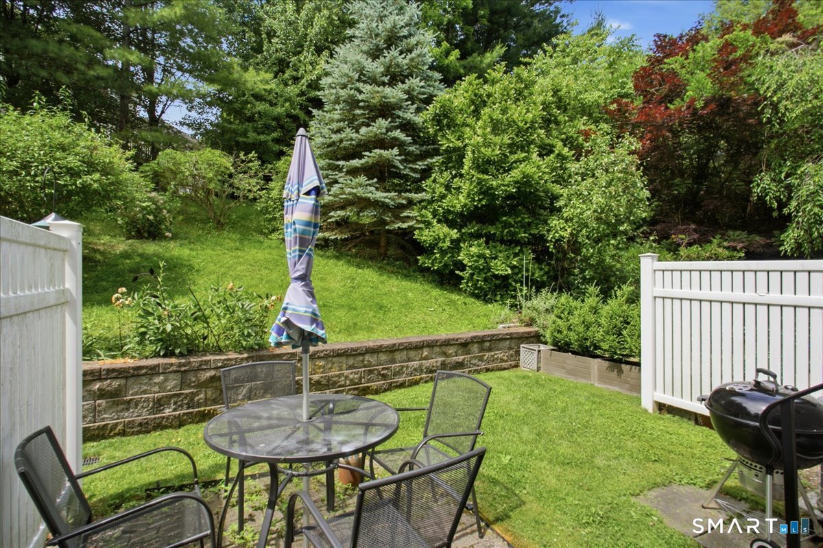 26 Maura Lane Danbury CT 06810