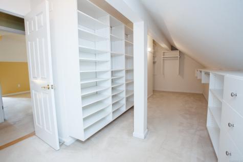 14 Brettonwood Drive Simsbury CT 06070