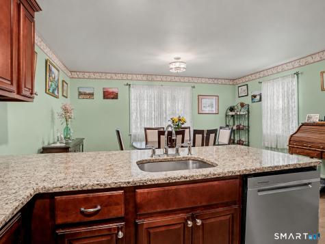 11 Deer Run Bethel CT 06801