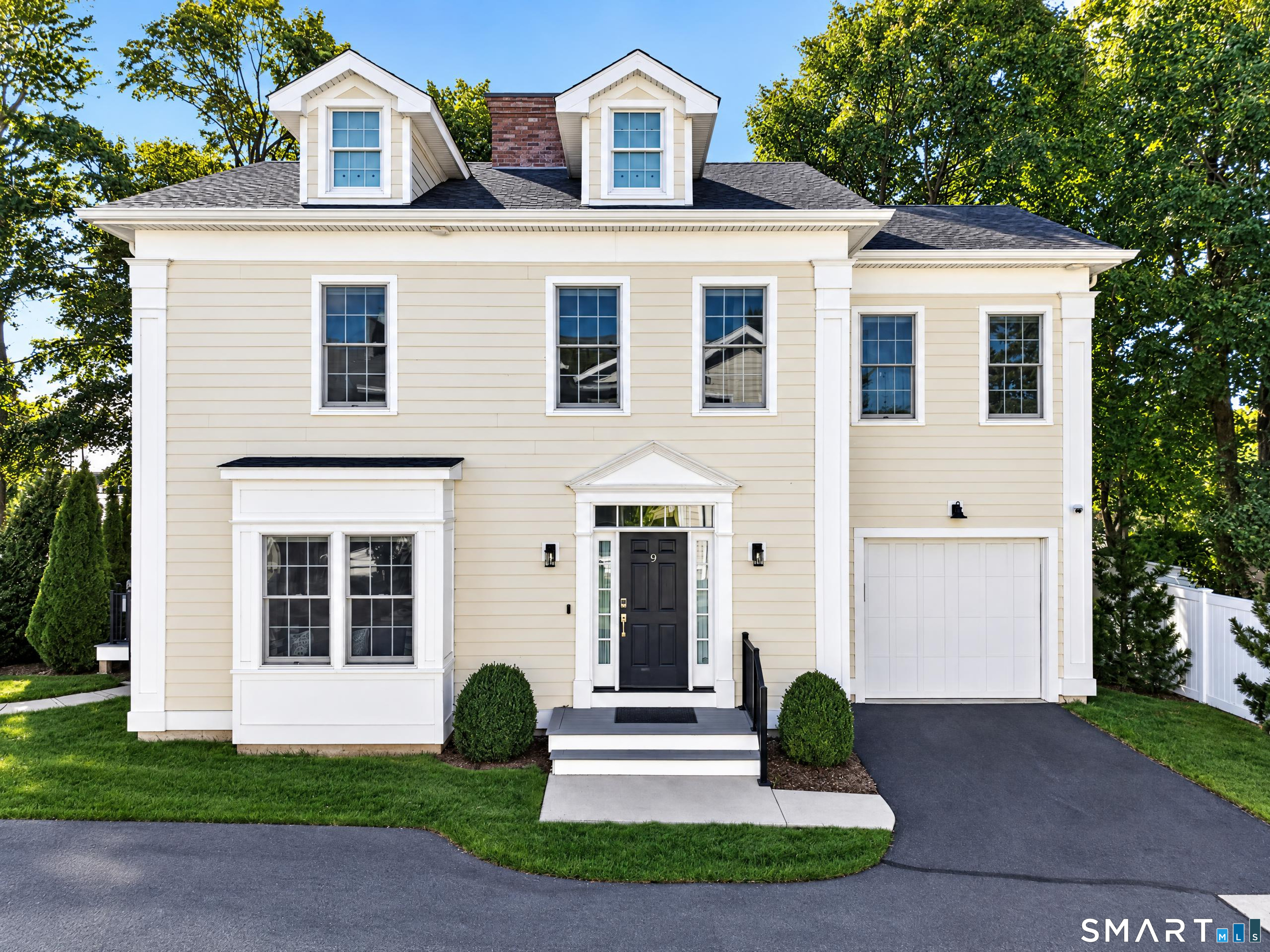 45 Hope Street East Lyme CT 06357