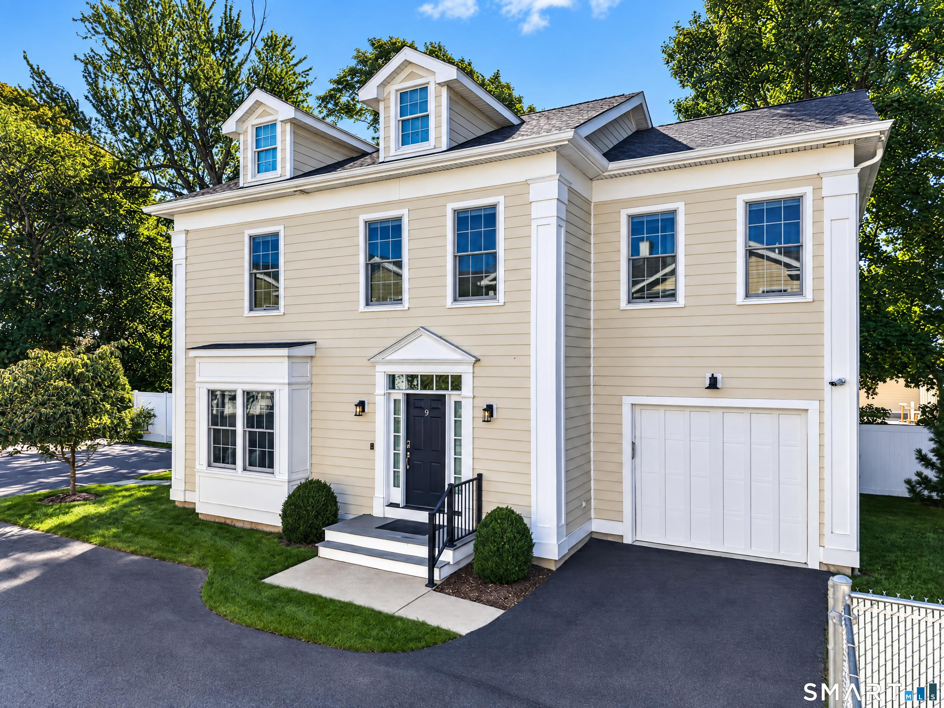 45 Hope Street East Lyme CT 06357