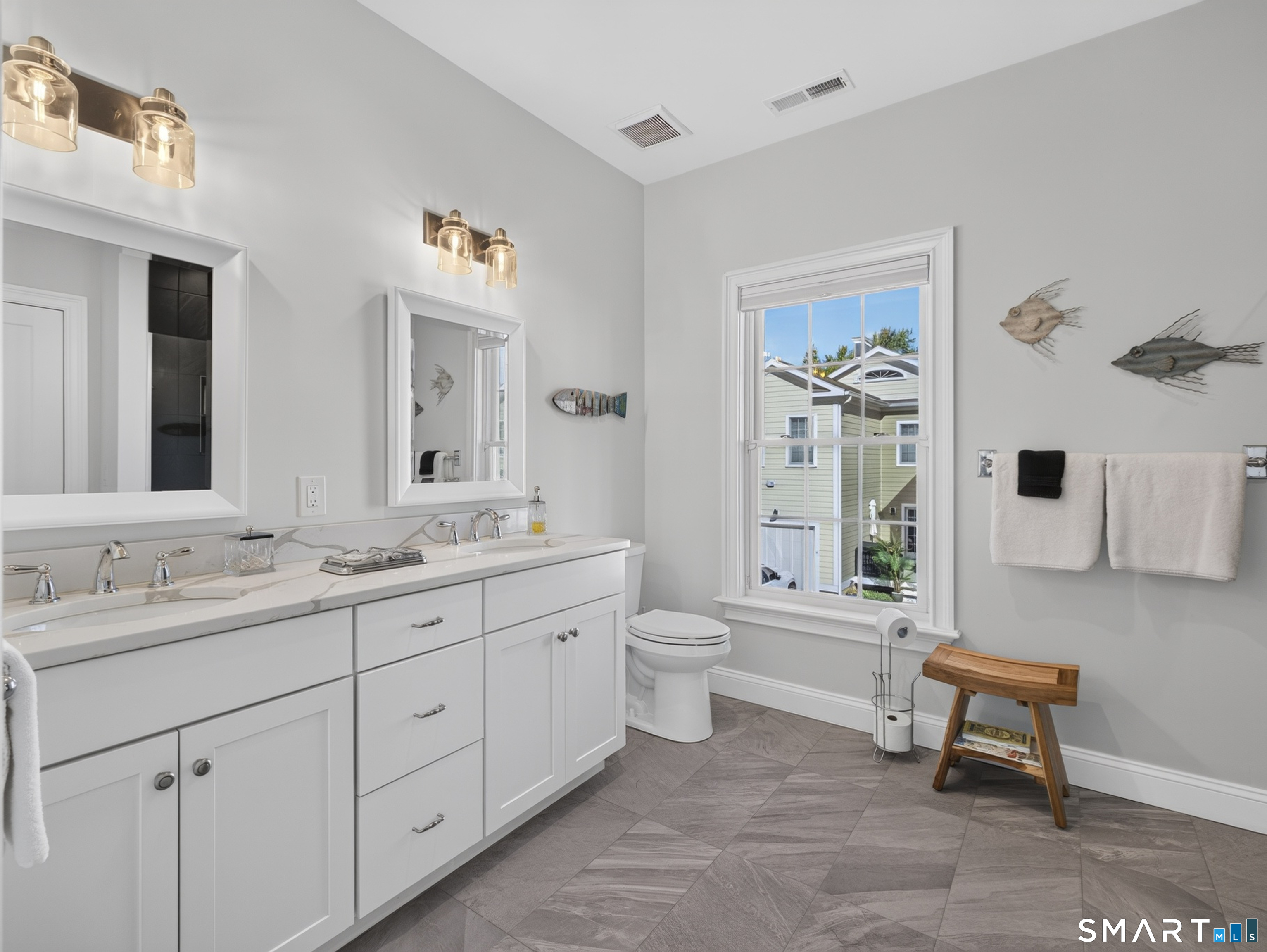 45 Hope Street East Lyme CT 06357