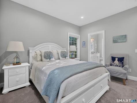 45 Hope Street East Lyme CT 06357