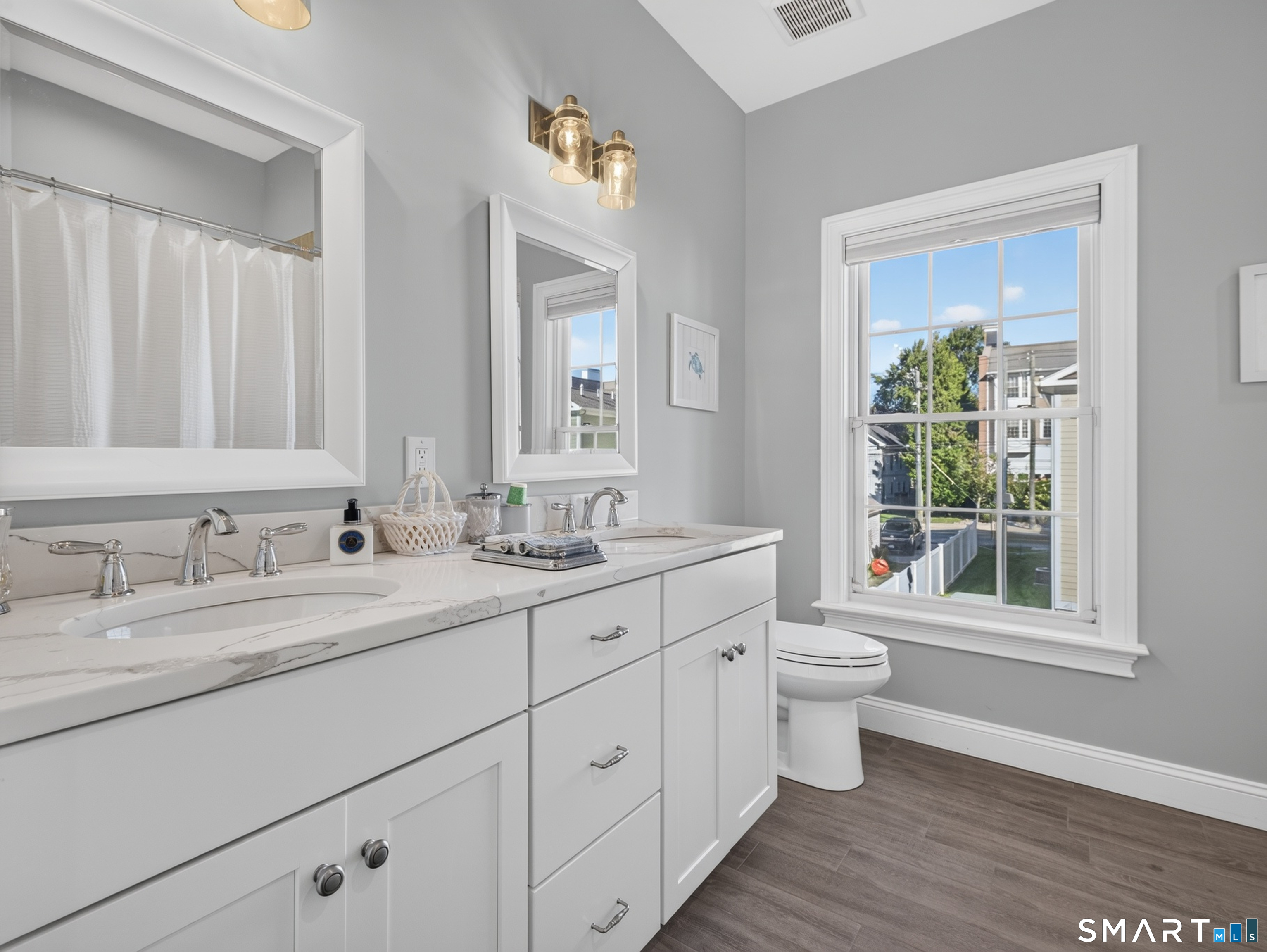 45 Hope Street East Lyme CT 06357