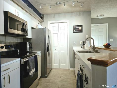14 Forest Glen Circle Middletown CT 06457