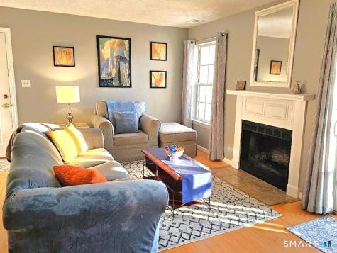 14 Forest Glen Circle Middletown CT 06457