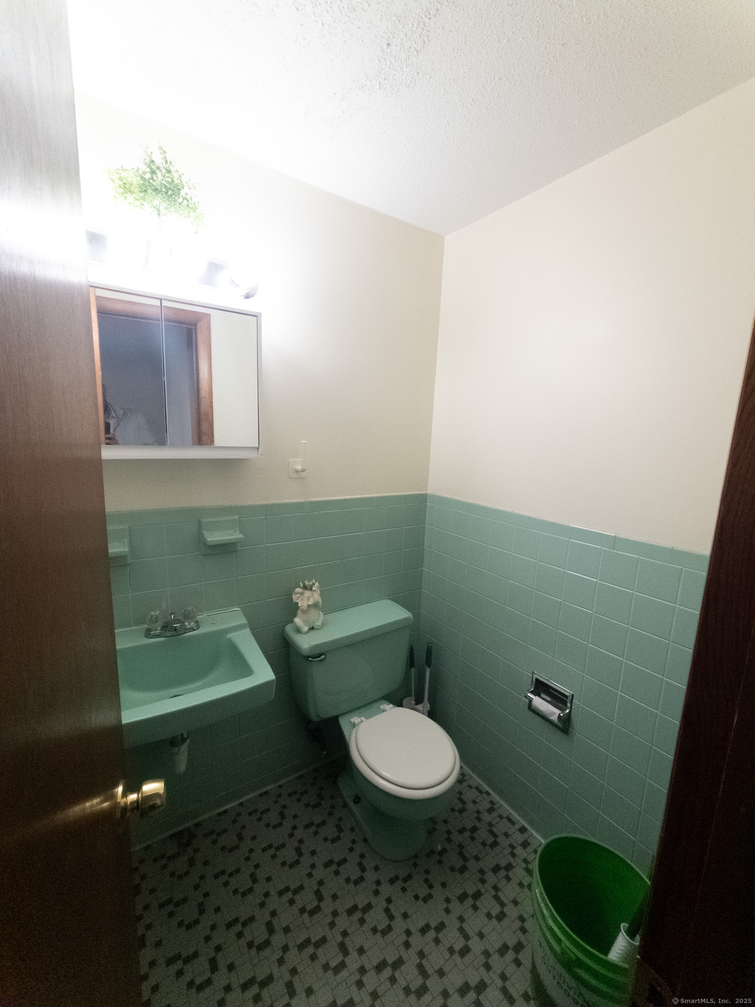 94 Middle East Turnpike Manchester CT 06040