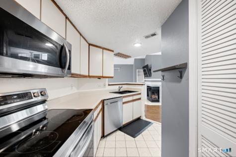 296 Carriage Crossing Lane Middletown CT 06457