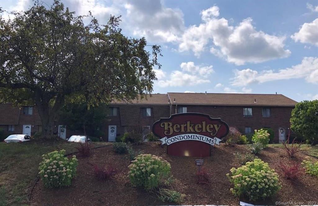 210 Wakefield Circle East Hartford CT 06118