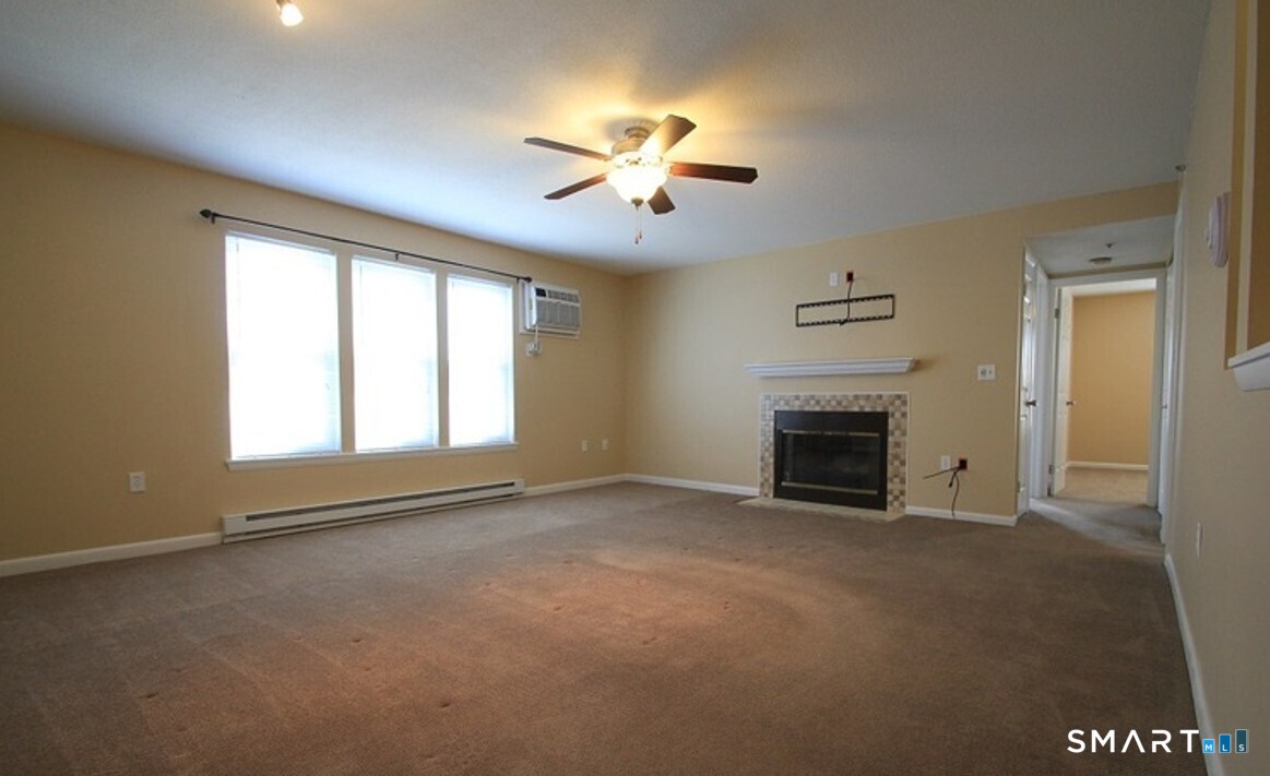 82 Longview Street Waterford CT 06385