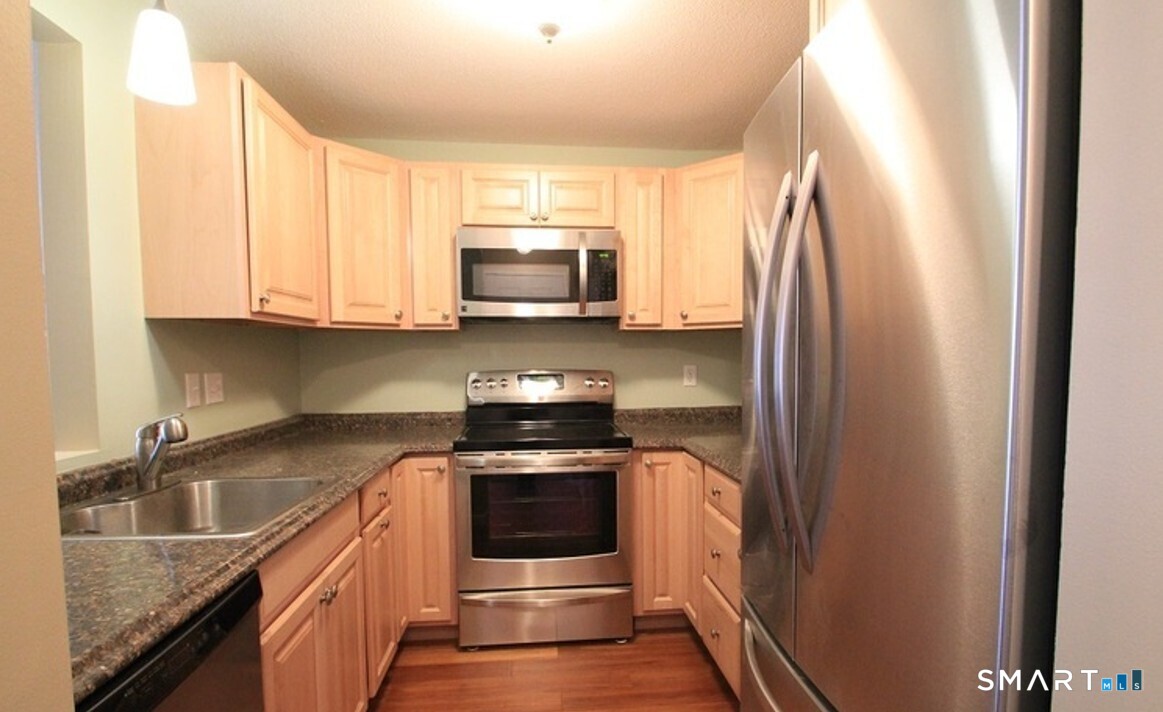 82 Longview Street Waterford CT 06385