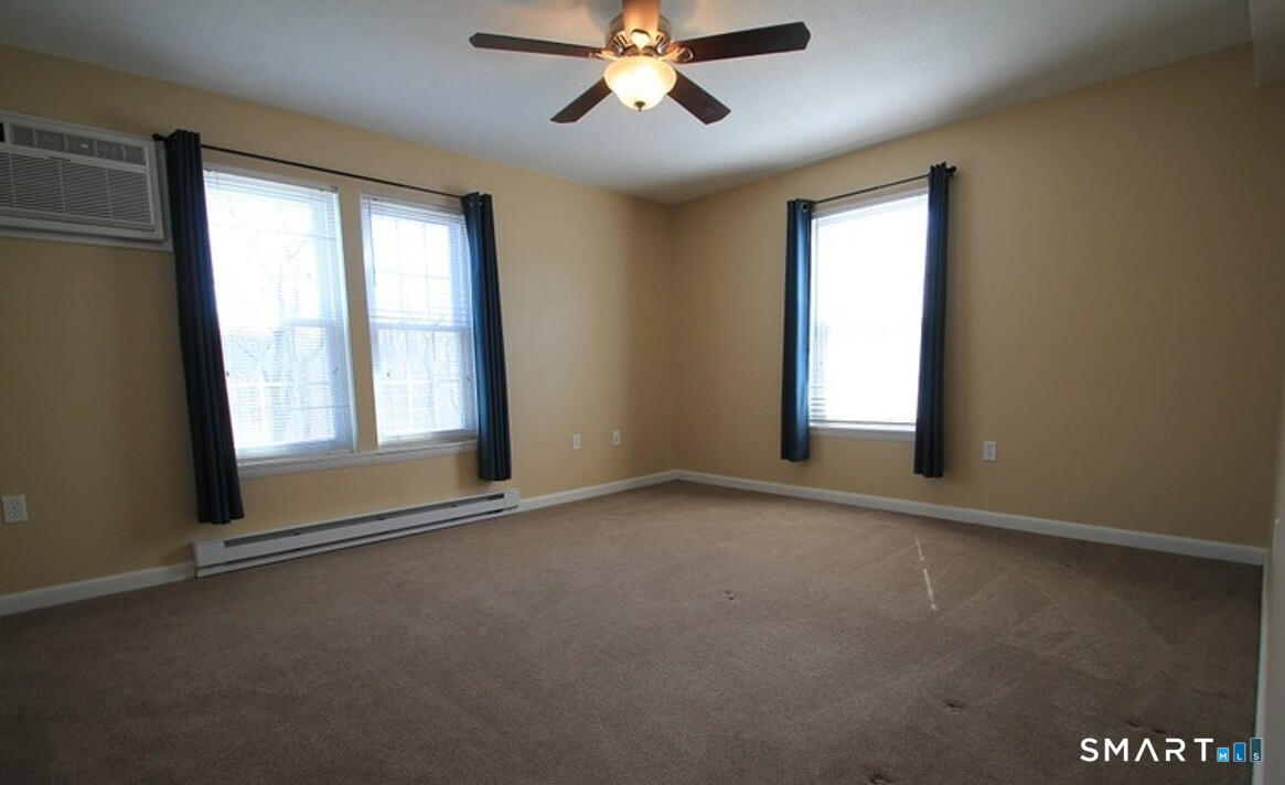 82 Longview Street Waterford CT 06385