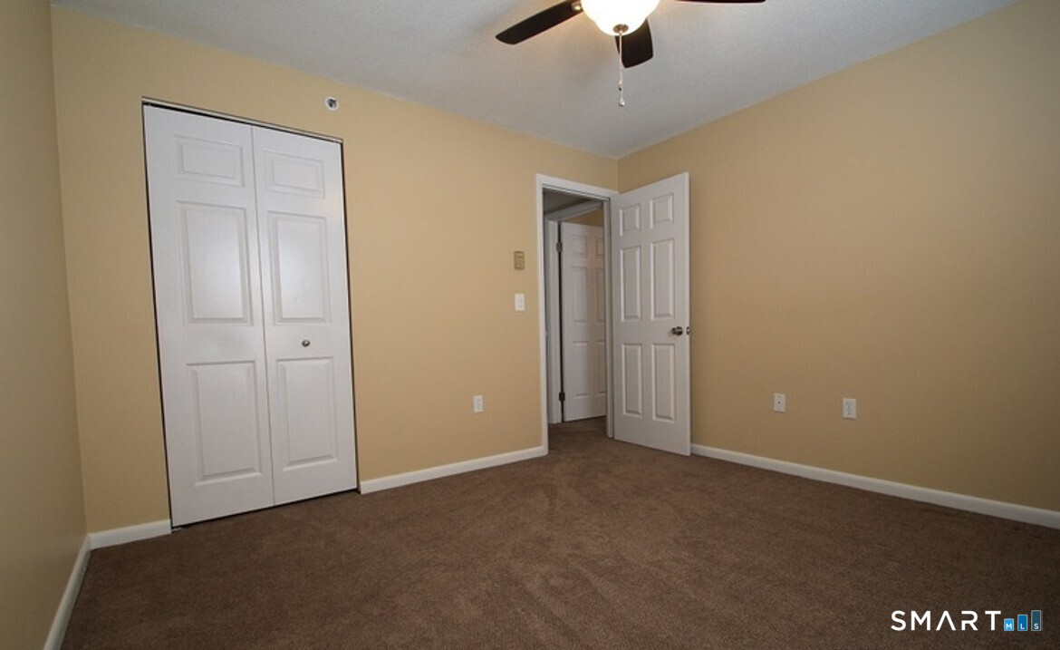 82 Longview Street Waterford CT 06385
