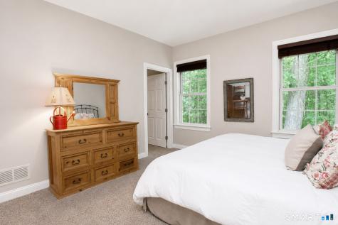 6 Ronan Way Simsbury CT 06070