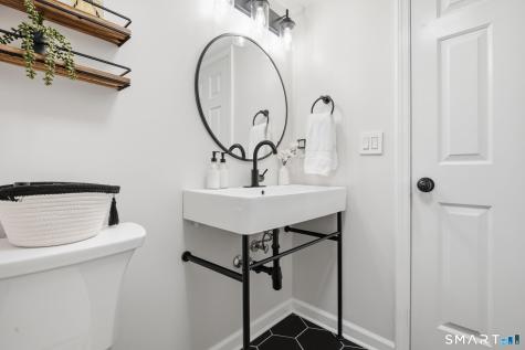 305 Mariners Walk Milford CT 06460