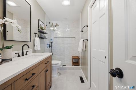 305 Mariners Walk Milford CT 06460